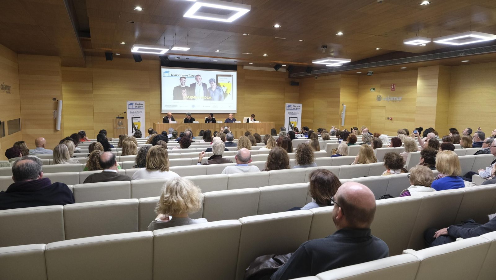 Imágenes de Diario de los Libros con Carmen Mola