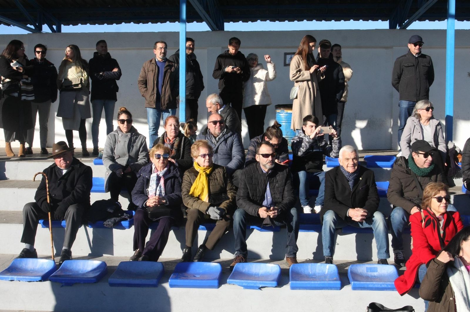Imágenes del partido homenaje a los árbitros históricos de fútbol de Huelva