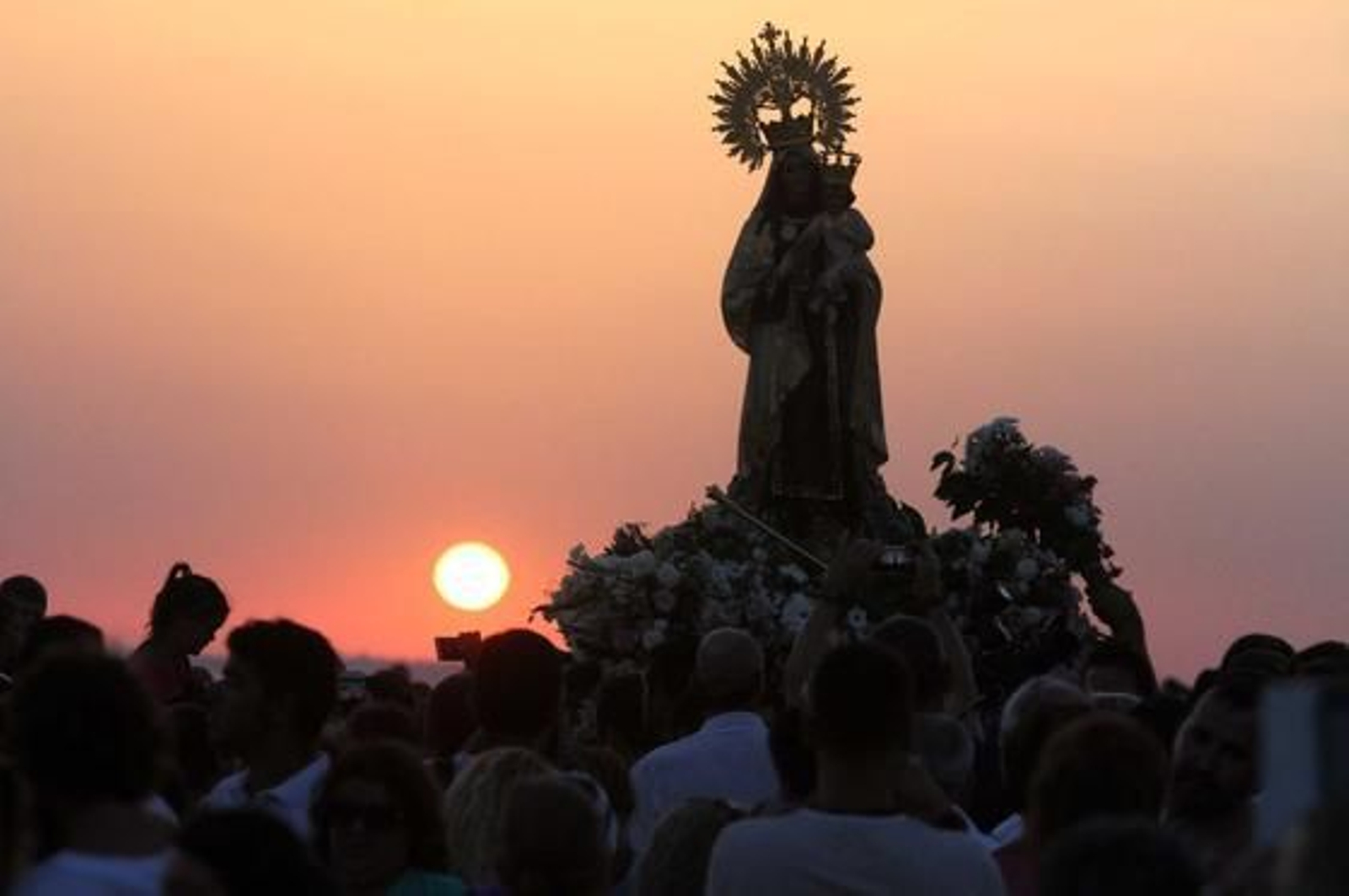 Preciosa imagen de la Virgen del Carmen en Punta Umbría

Foto: EFE
