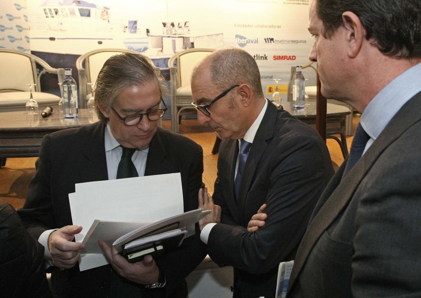 Alberto López-Asenjo (Mapama), Pedro Pisonero (Iberaval) y Javier Garat (Cepesca), ayer en Algeciras.