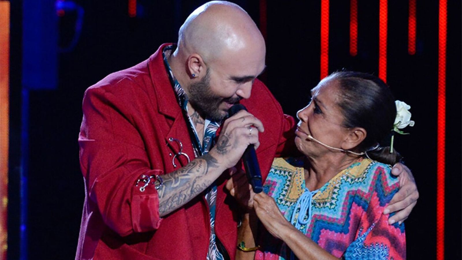 Isabel Pantoja y Kiko Rivera en una de sus apariciones conjuntas en Telecinco.