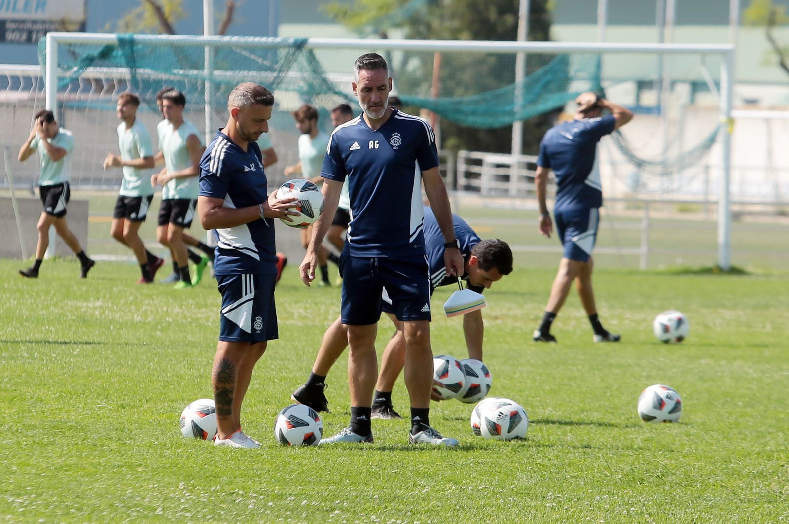 Abel Gómez, durante un entrenamiento del Recre en la Ciudad Deportiva.