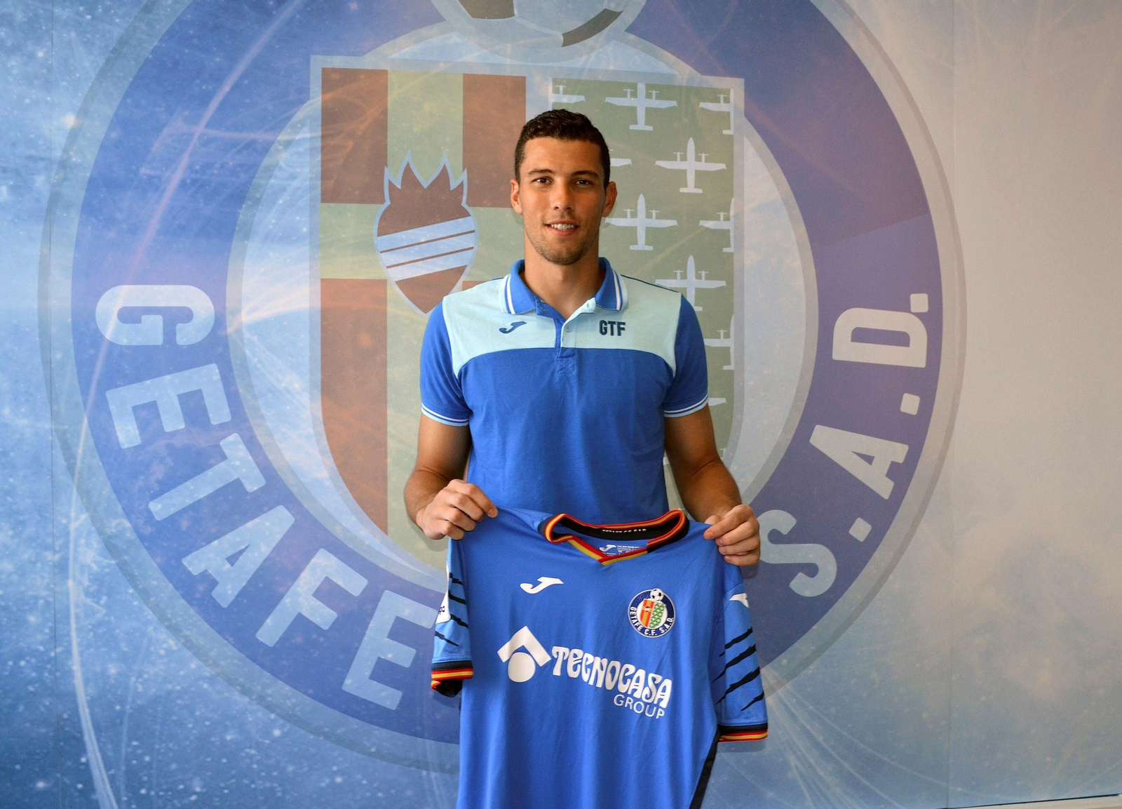 David Soria posa con la camiseta del Getafe.