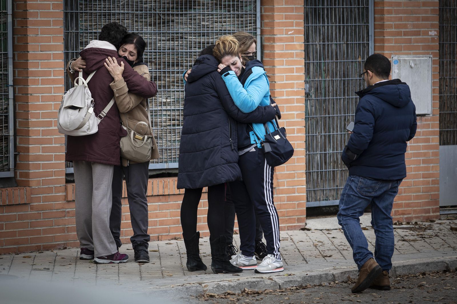 Escenas de dolor en el lugar del crimen, la calle Matilde Cantos del Parque Nueva Granada.