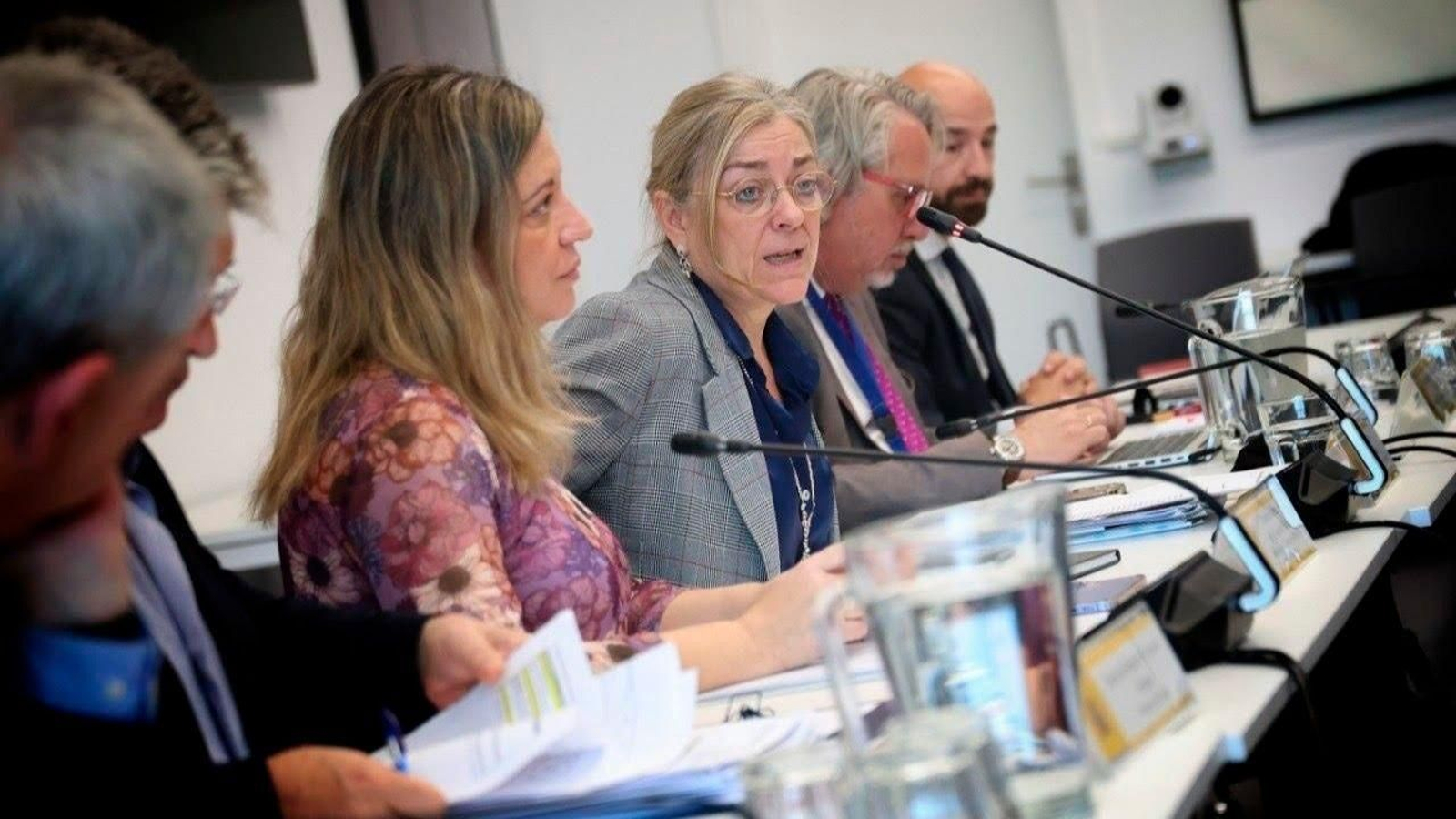 La secretaria de Estado de Función Pública, Consuelo Sánchez Naranjo, durante la reunión con representantes de CCOO, UGT y CSIF.
