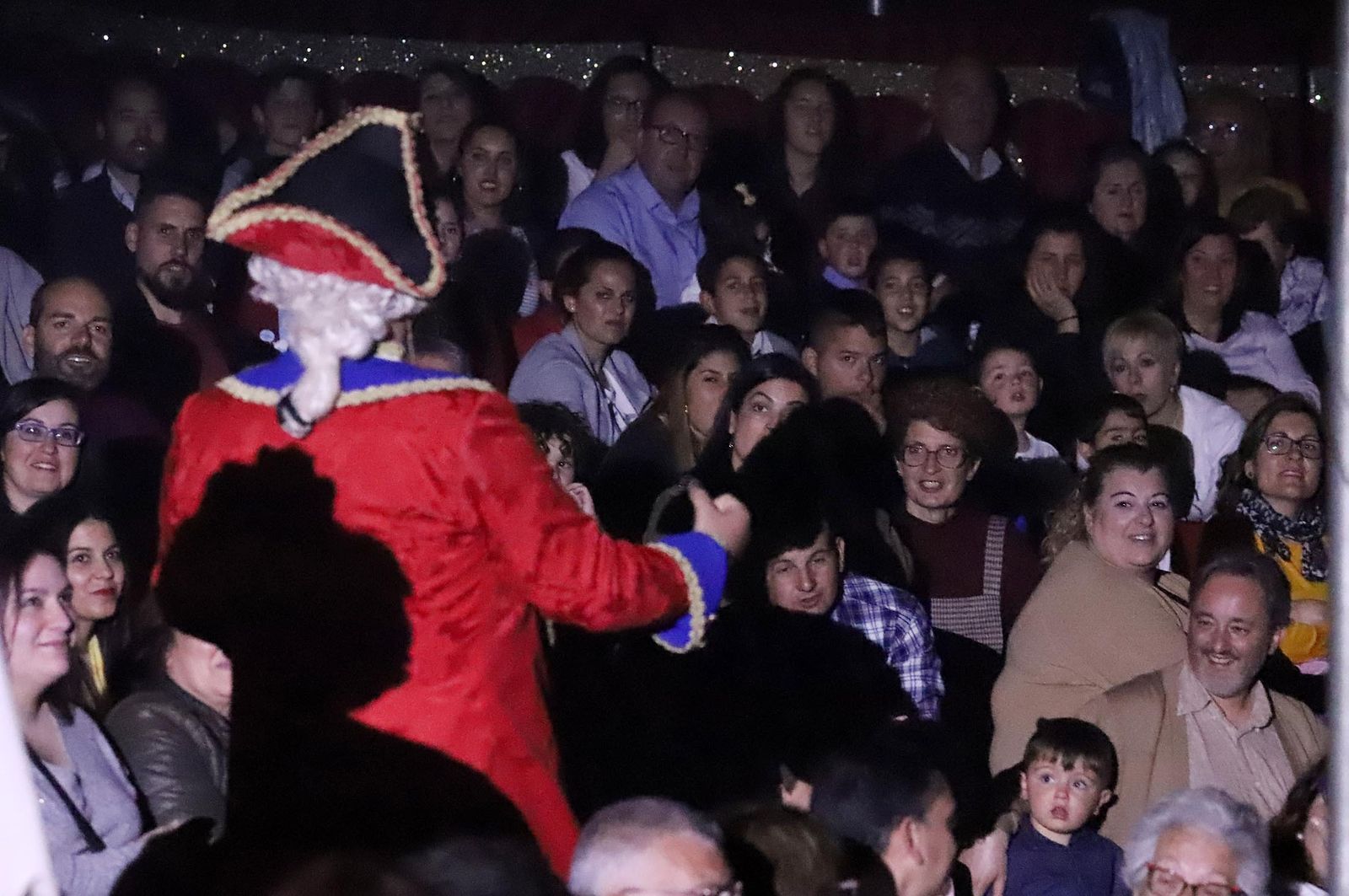 El Circo Alegría muestra su espectáculo sobre el agua, en imágenes