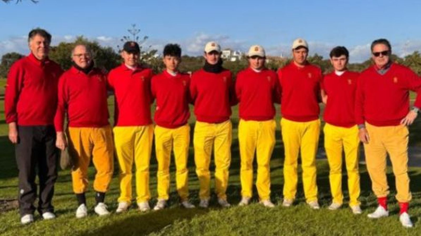 Jugadores y técnicos del combinado nacional, en Costa Ballena