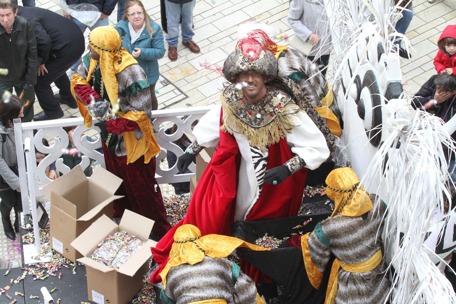Cabalgata de los Reyes Magos 2018: Melchor, Gaspar y Baltazar adelantan su salida para llenar de ilusión las calles de Huelva