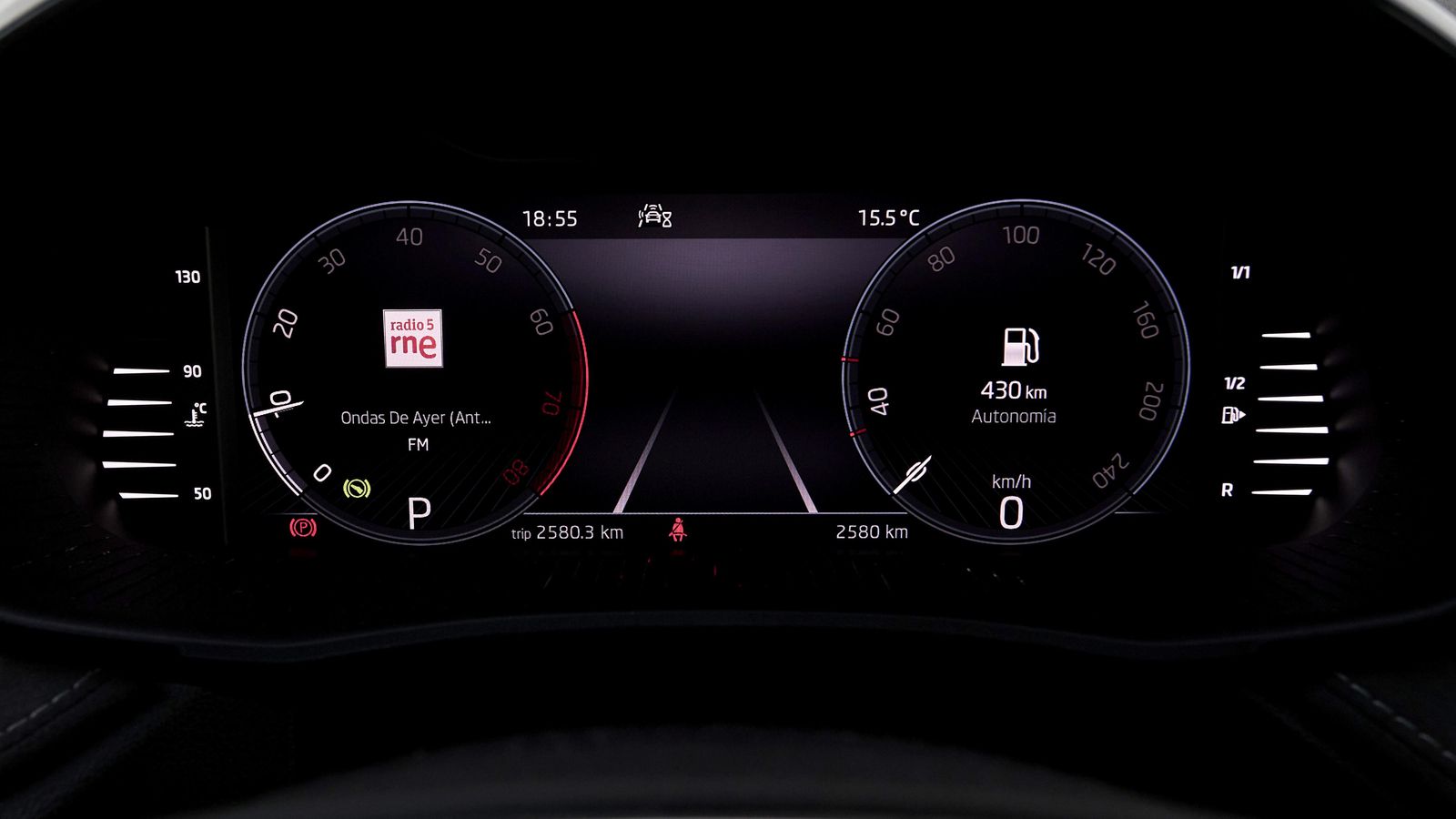 La instrumentación es fácilmente legible incluso cuando la da el sol.