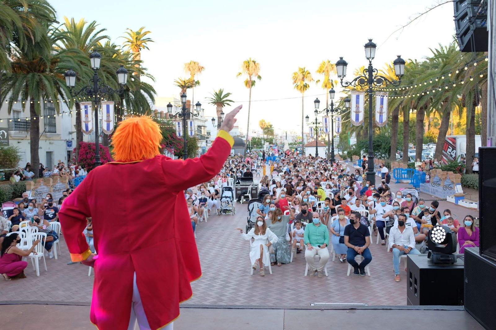 El paseo de la Ribera lleno para ver el espectáculo