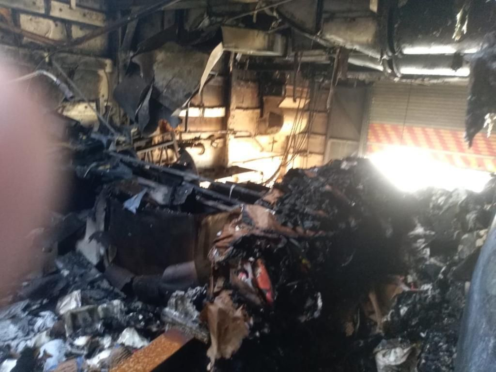 Así ha quedado la fragata 'Santa María' tras el incendio.