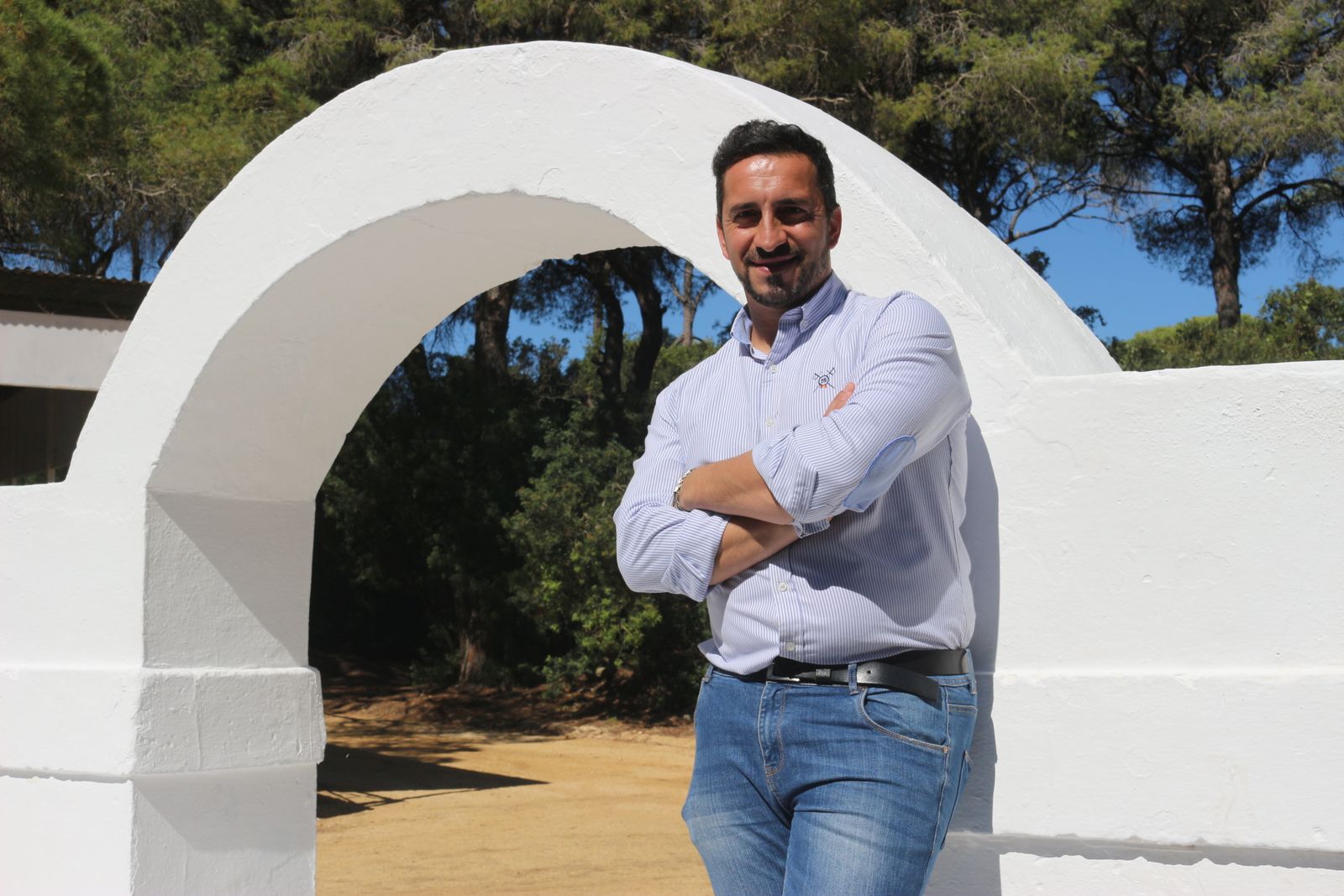 Salvador García 'Pitu', en el Patio del Pozo donde este sábado pregonará la Feria