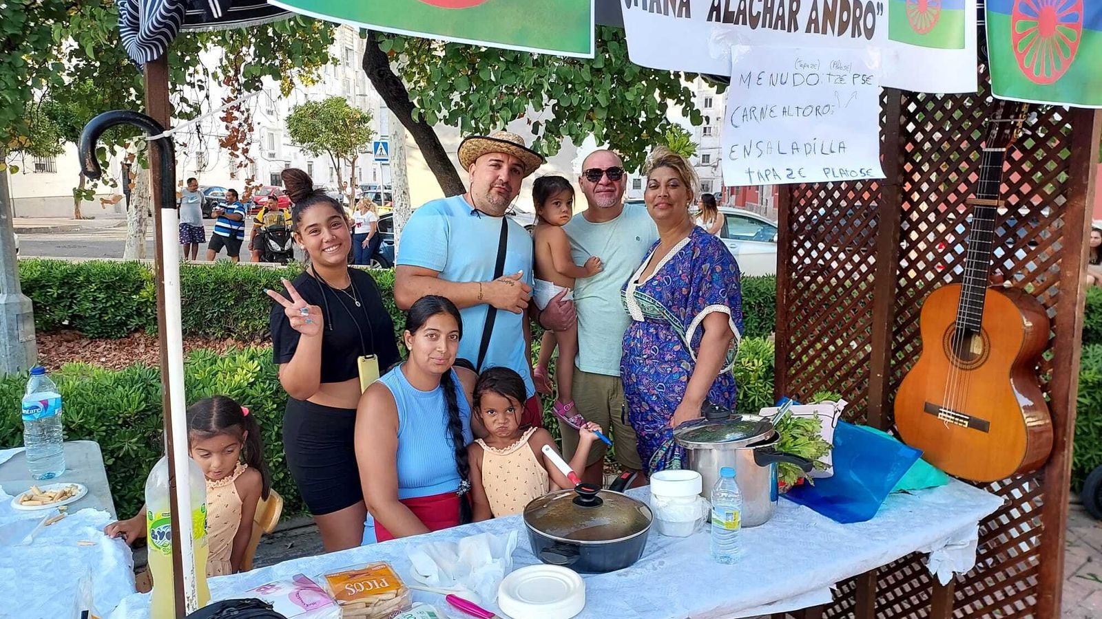 El stand de la asociación Cultural Gitana 'Alachar Andró'.
