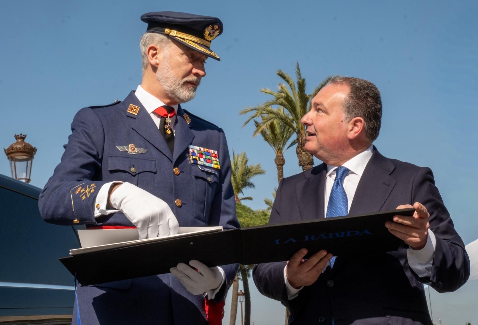 El Rey Felipe VI y el presidente de la Diputación, David Toscano.