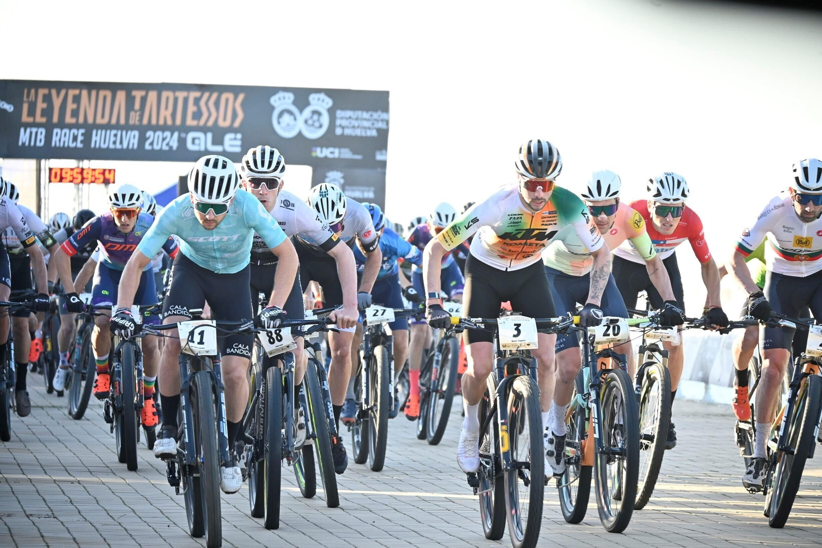 Salida de la etapa 3 de La Leyenda de Tartessos by Alé.