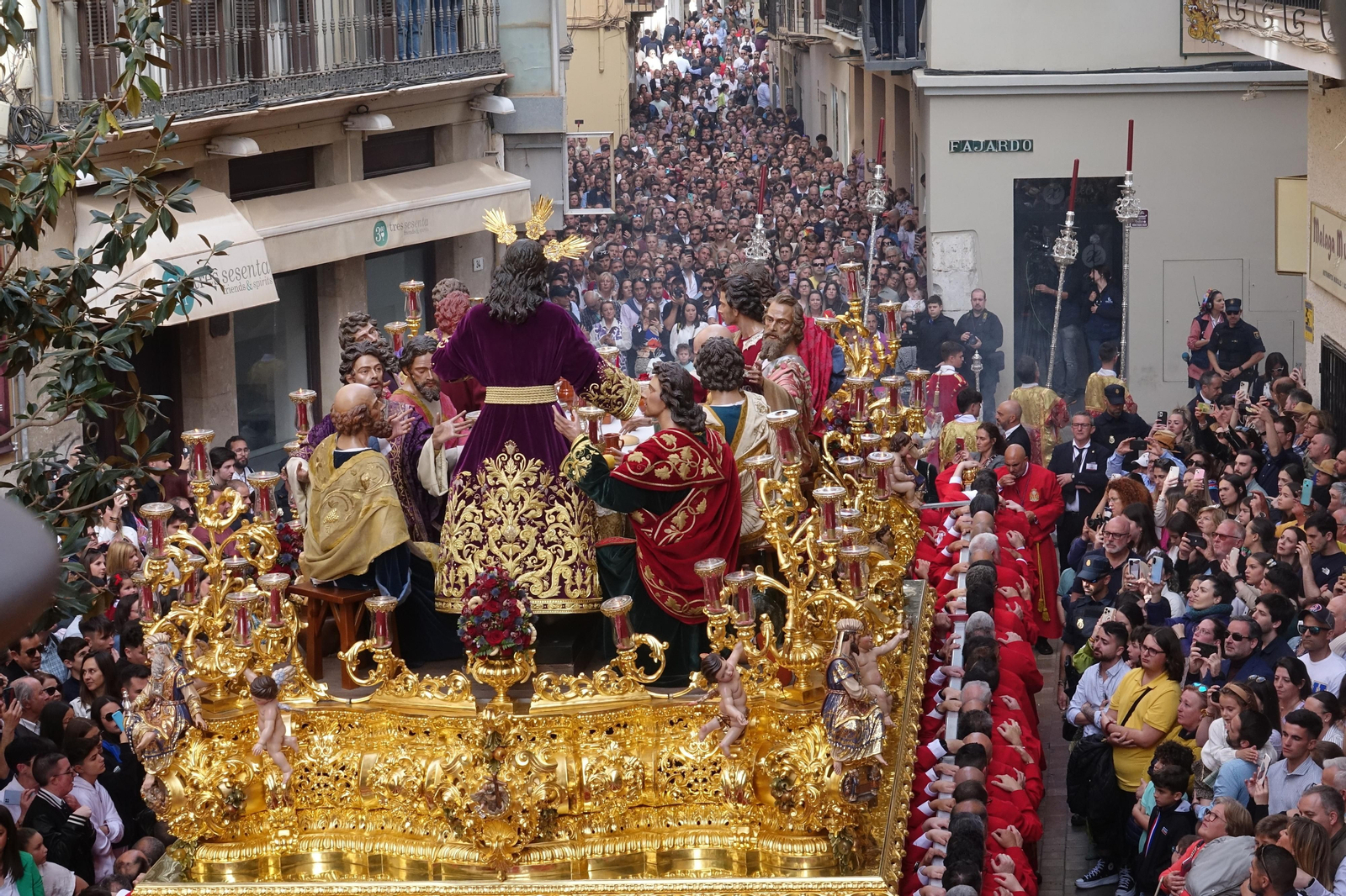 La Sagrada Cena en el Jueves Santo de Málaga, en fotos