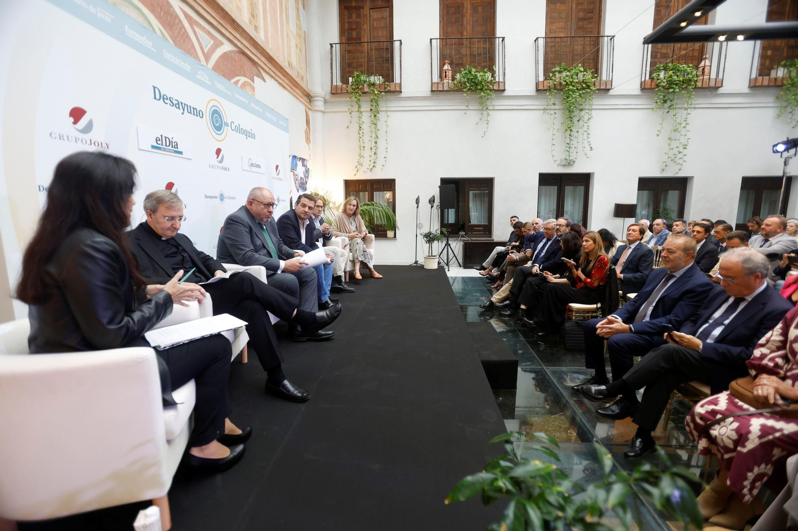 El desayuno coloquio sobre ciudades y cultura de 'El Día de Córdoba' y Acciona, en imágenes