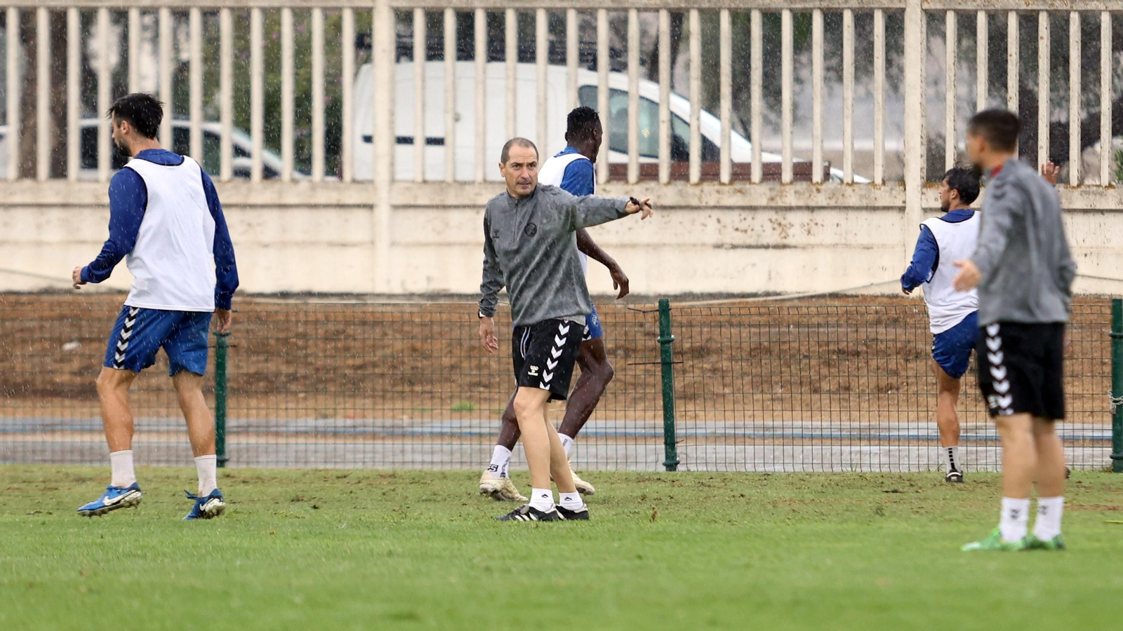 Primer entrenamiento del nuevo entrenador en el Xerez DFC