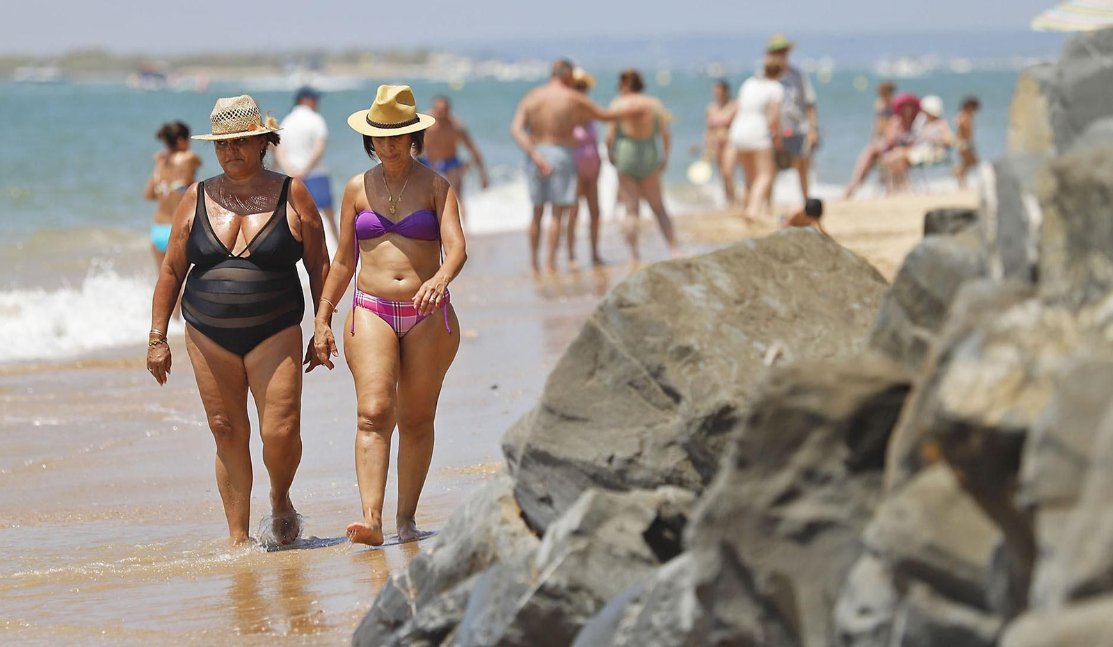 Ambiente en las playas de Huelva en el domingo 2 de julio