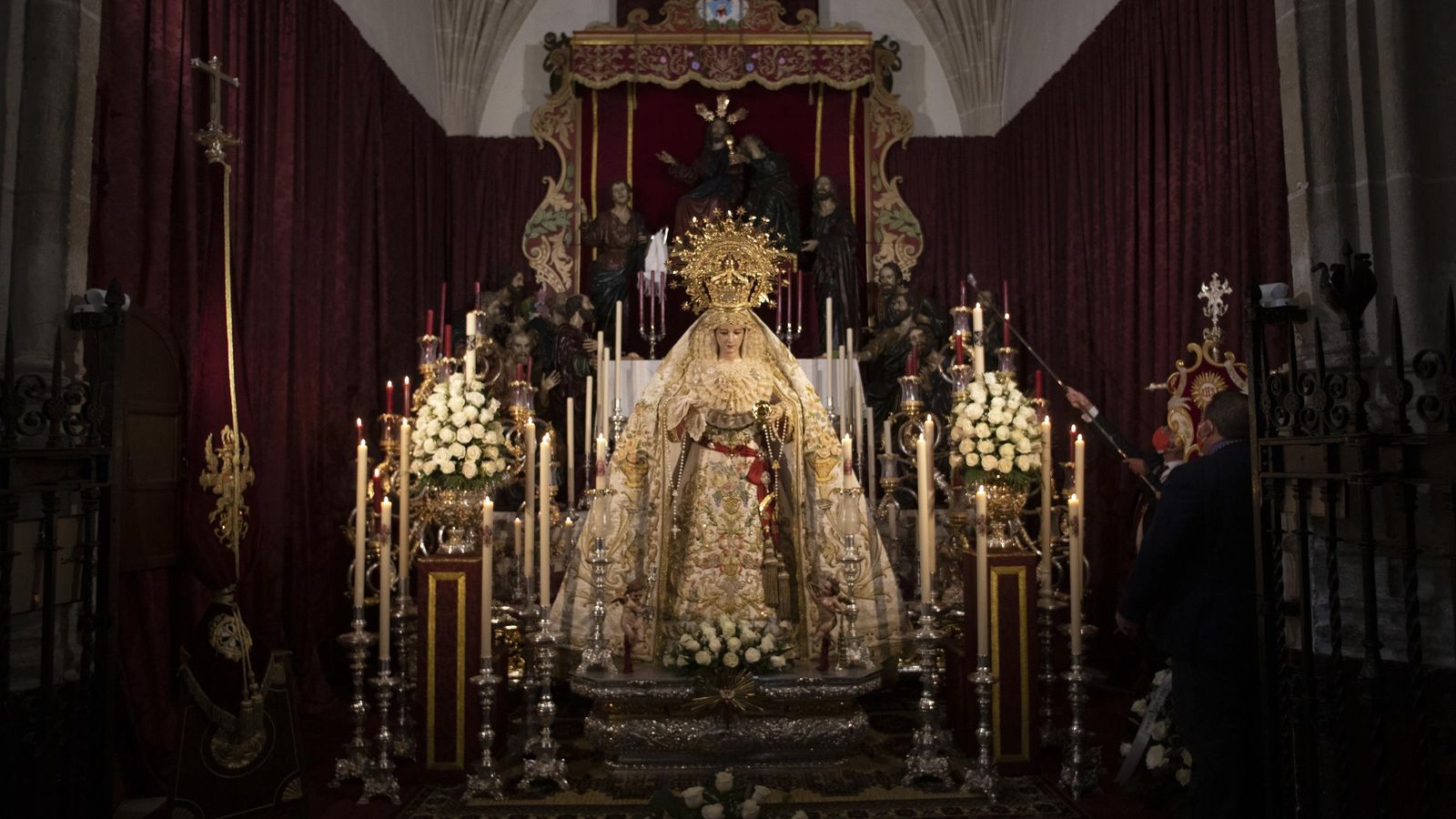 La Virgen de la Victoria y el Señor de la Santa Cena presidieron el altar de la hermandad para este Domingo de Ramos