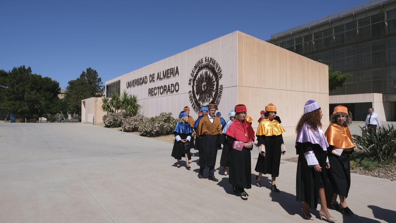 Imágenes de la investidura como Doctor Honoris Causa de la UAL, de Paco Cosentino.