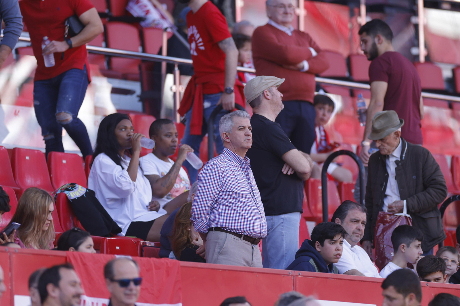 Búscate en las fotos del Sevilla-Almería