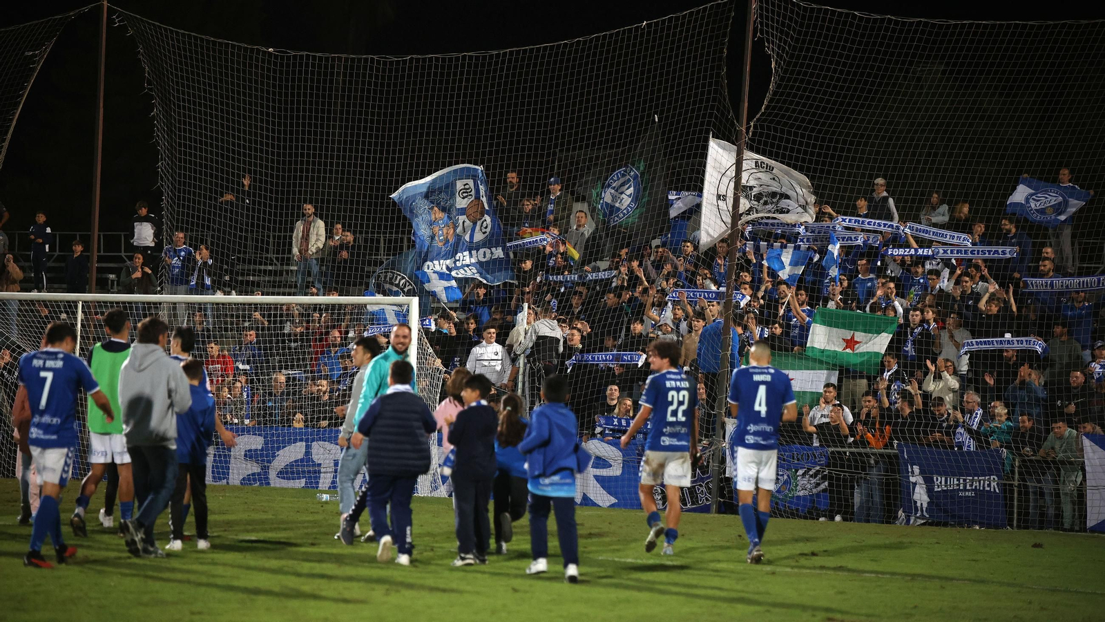 Imágenes del Xerez DFC contra la Deportiva Minerva en el Pedro Garrido de Jerez