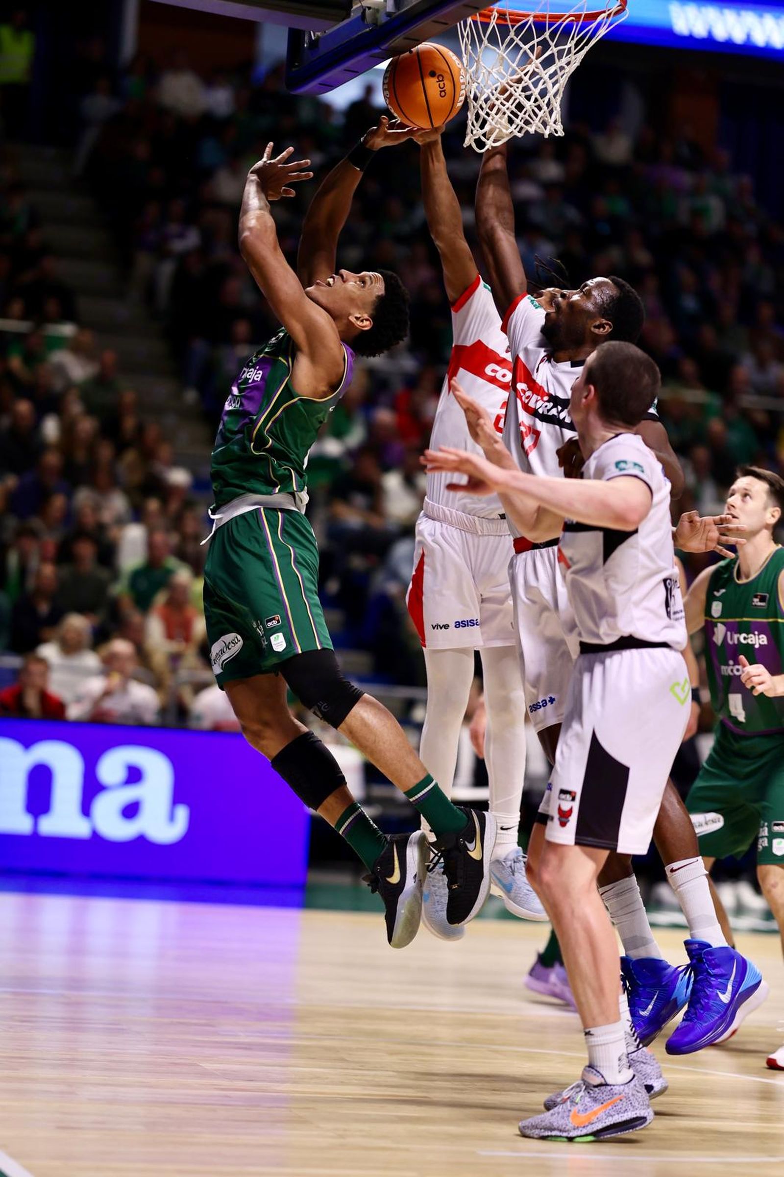 El Unicaja-Covirán Granada, en fotos