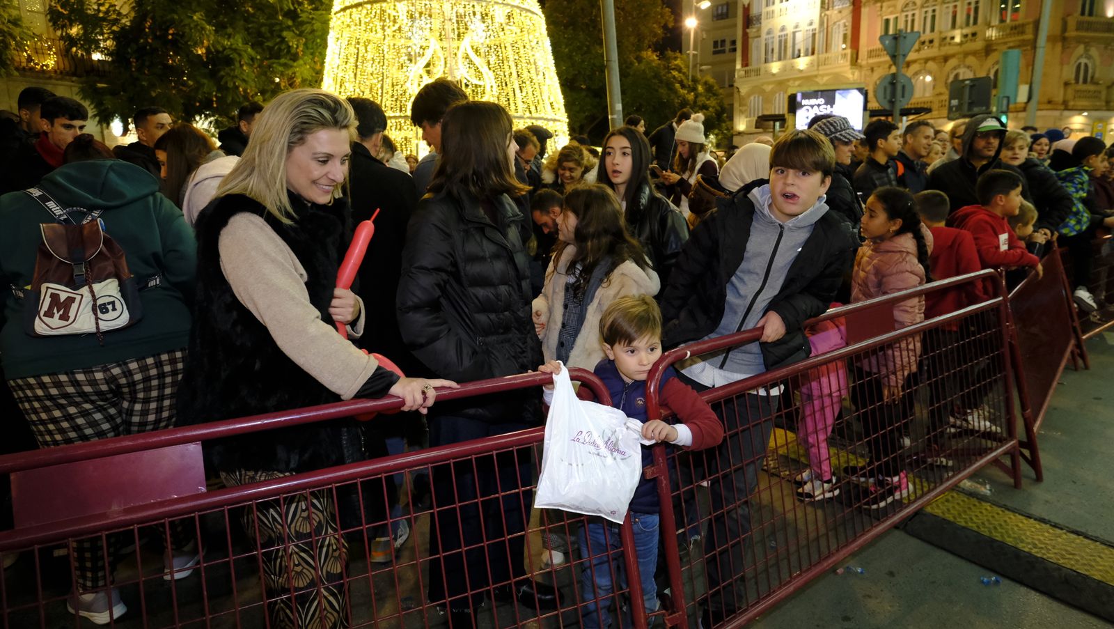 Fotogalería de la Cabalgata de Reyes Magos en Almería