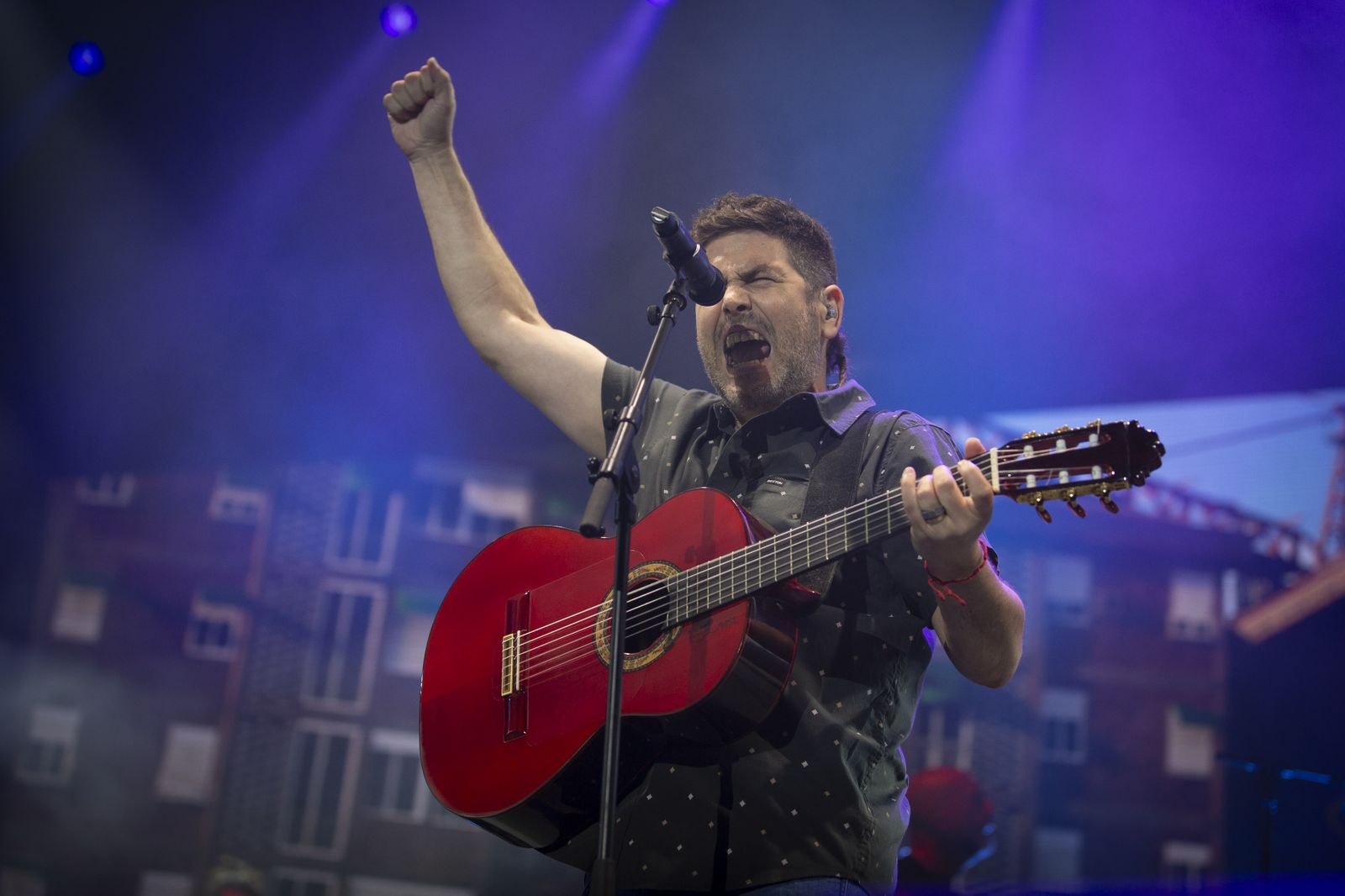 Estopa hace vibrar el ruedo de Granada: todas las imágenes