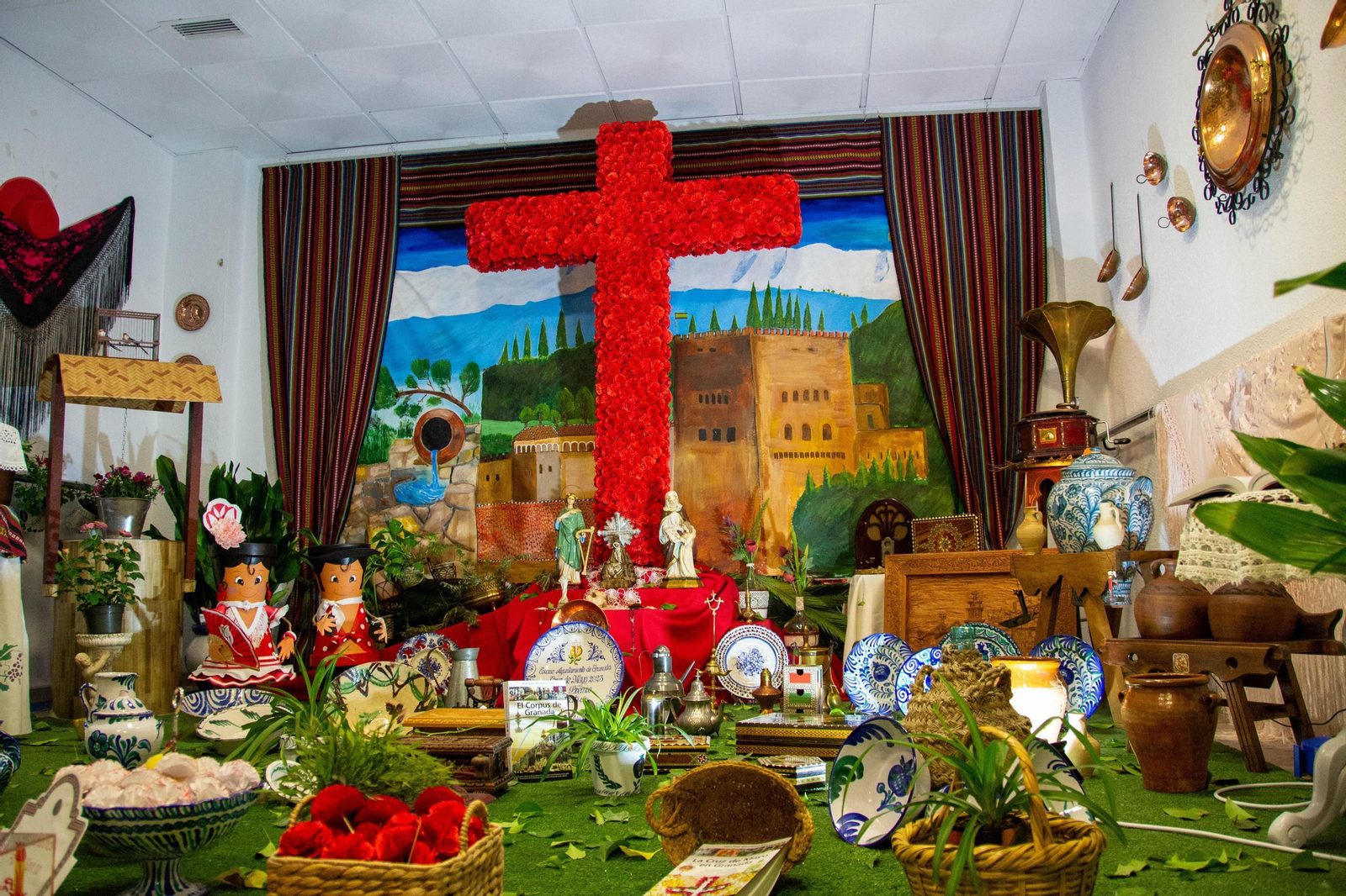 Así celebra Granada sus Cruces, en imágenes