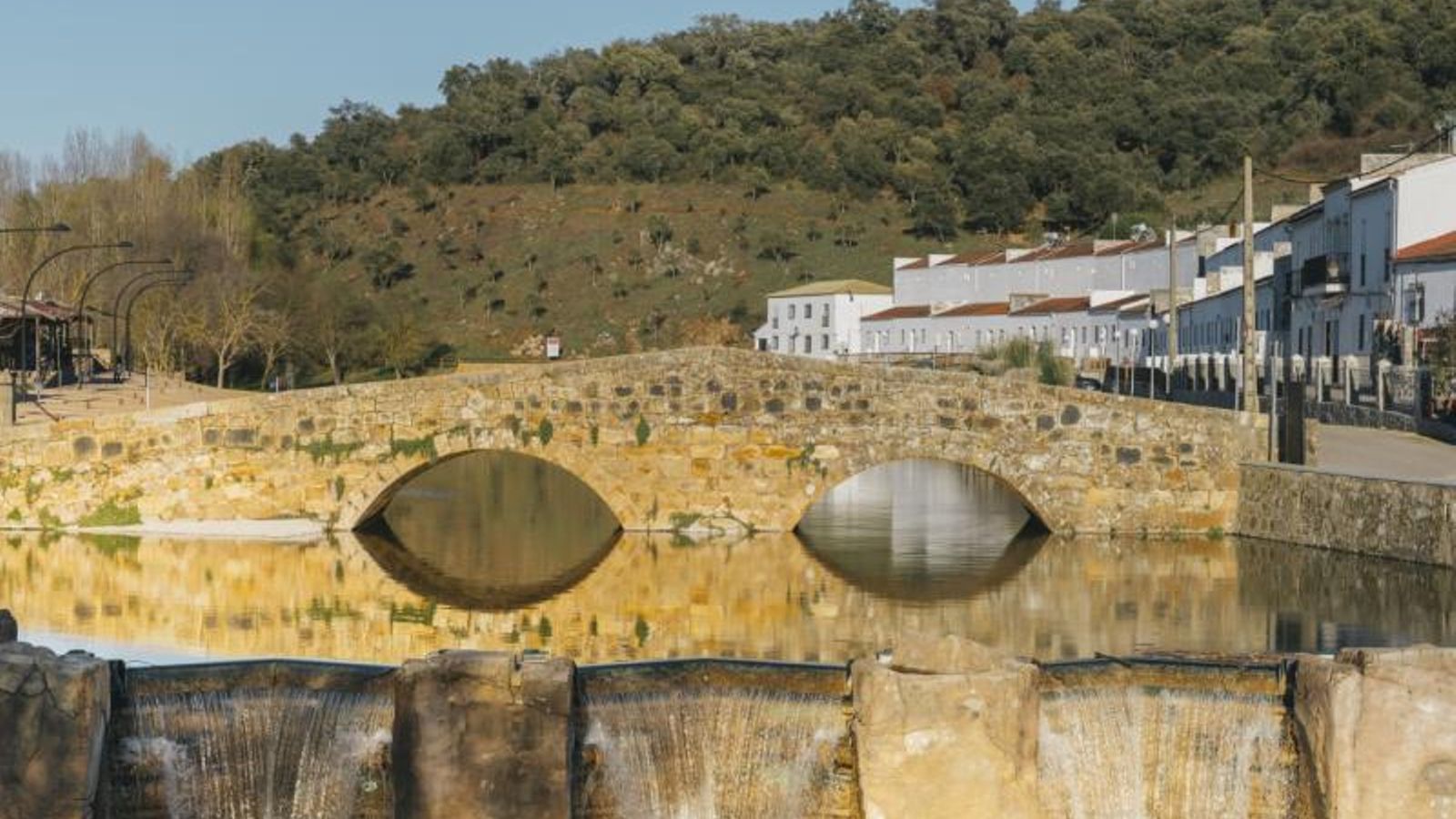 Puente romano en San Nicolás del Puerto Puente romano en San Nicolás del Puerto