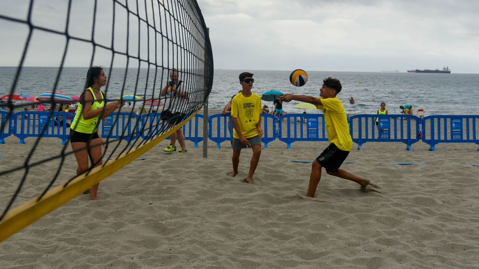 VOLEIBOL PLAYA EN LA PLAYA DE SANTA BARBARA