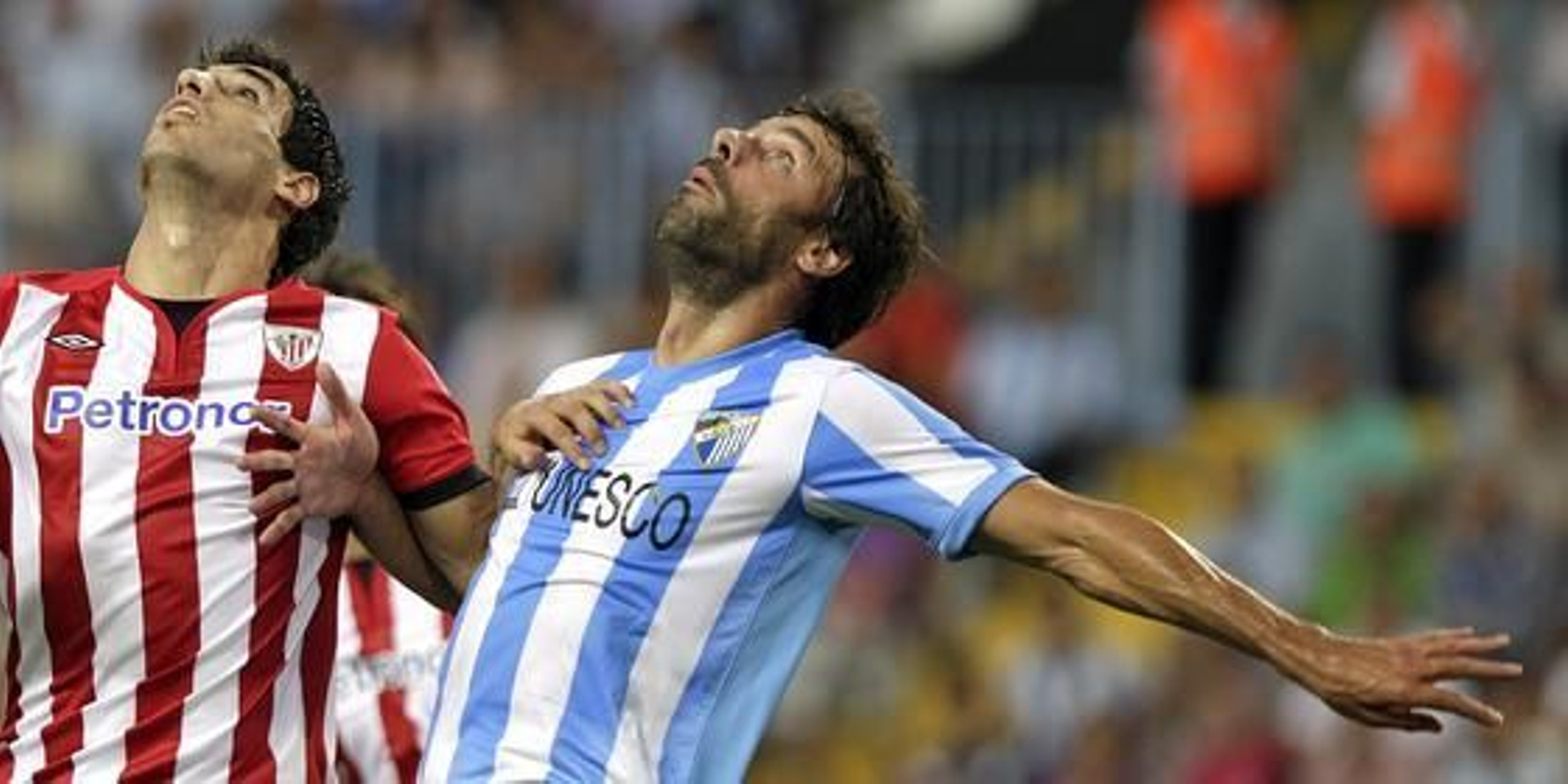 El Málaga gana su tercer partido consecutivo en Liga gracias a un gol de Cazorla de falta (1-0). / EFE