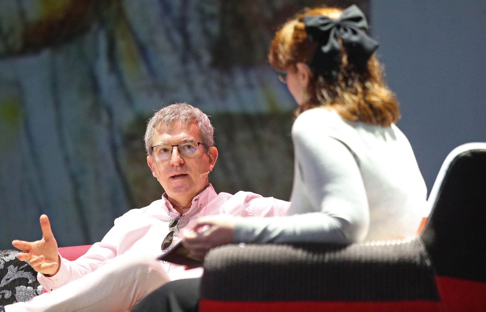 Santiago Posteguillo, durante su intervención en el teatro Juan Luis Galiardo.