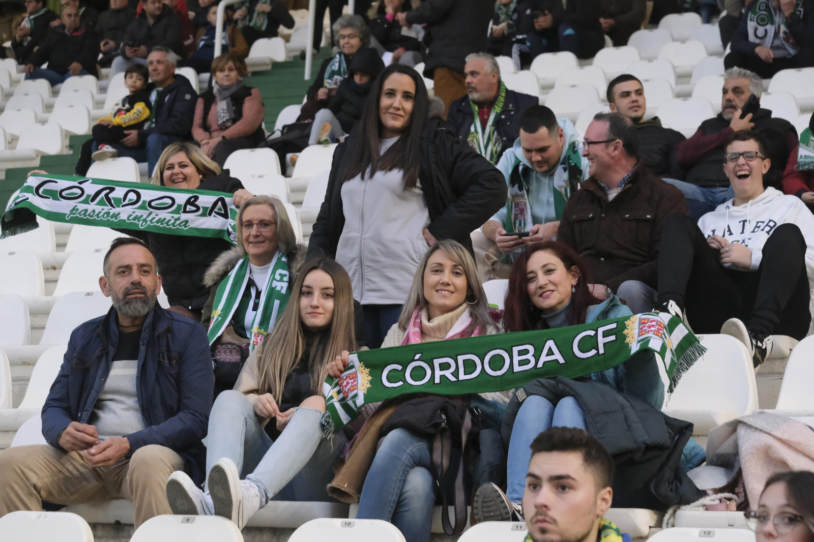 Las imágenes del ambiente en El Arcángel para el Córdoba CF - Balona