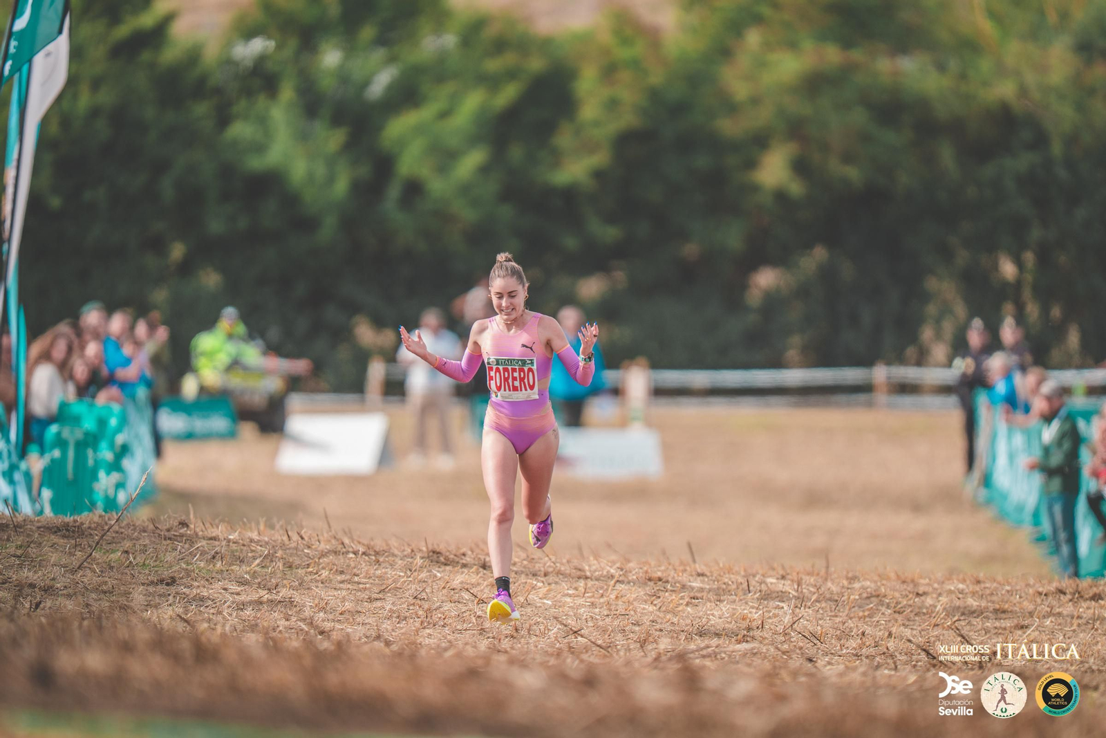 Búscate en las fotos del Cross de Itálica 2025 | 11