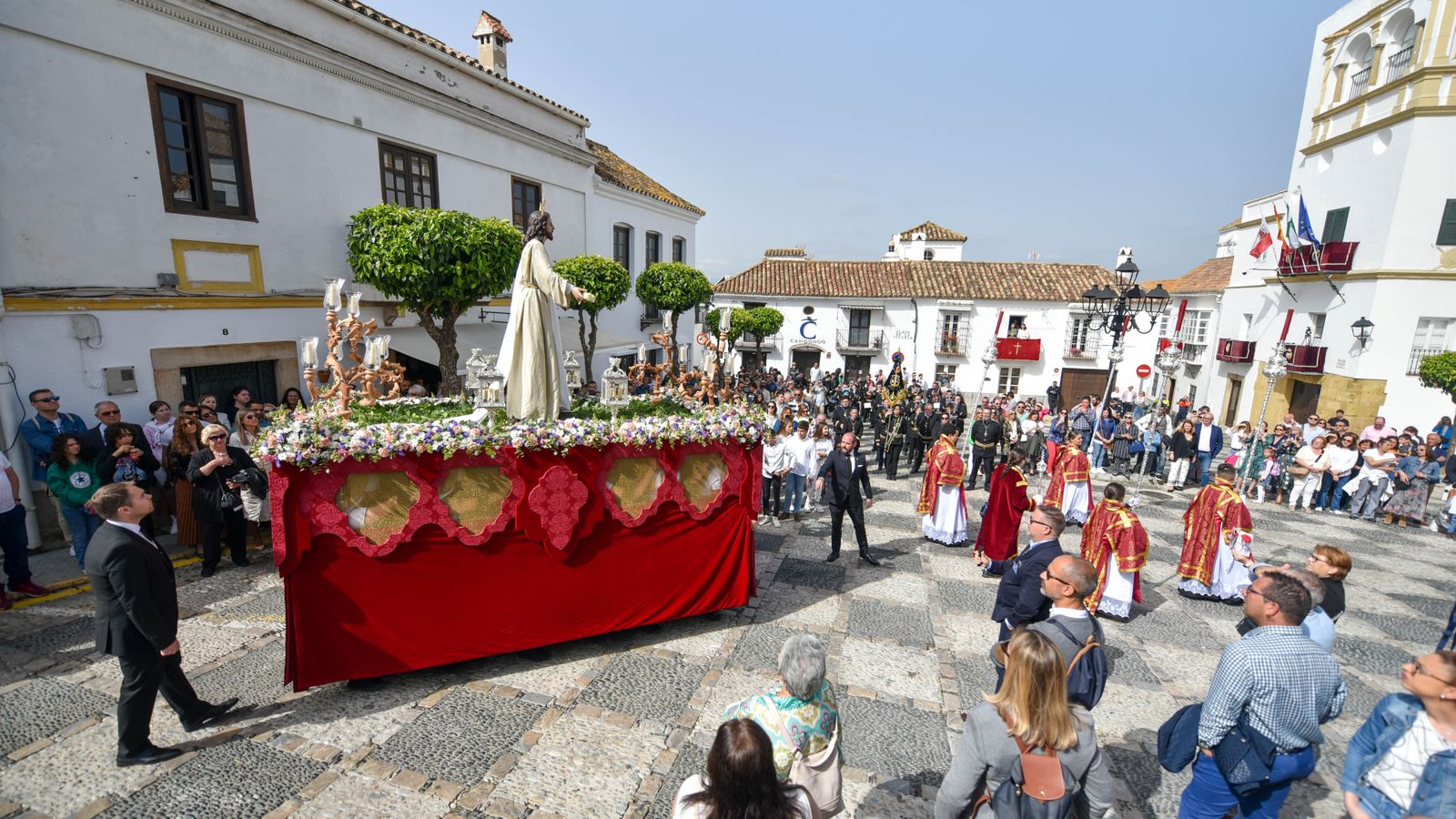 Fotos de la procesión del Resucitado en San Roque