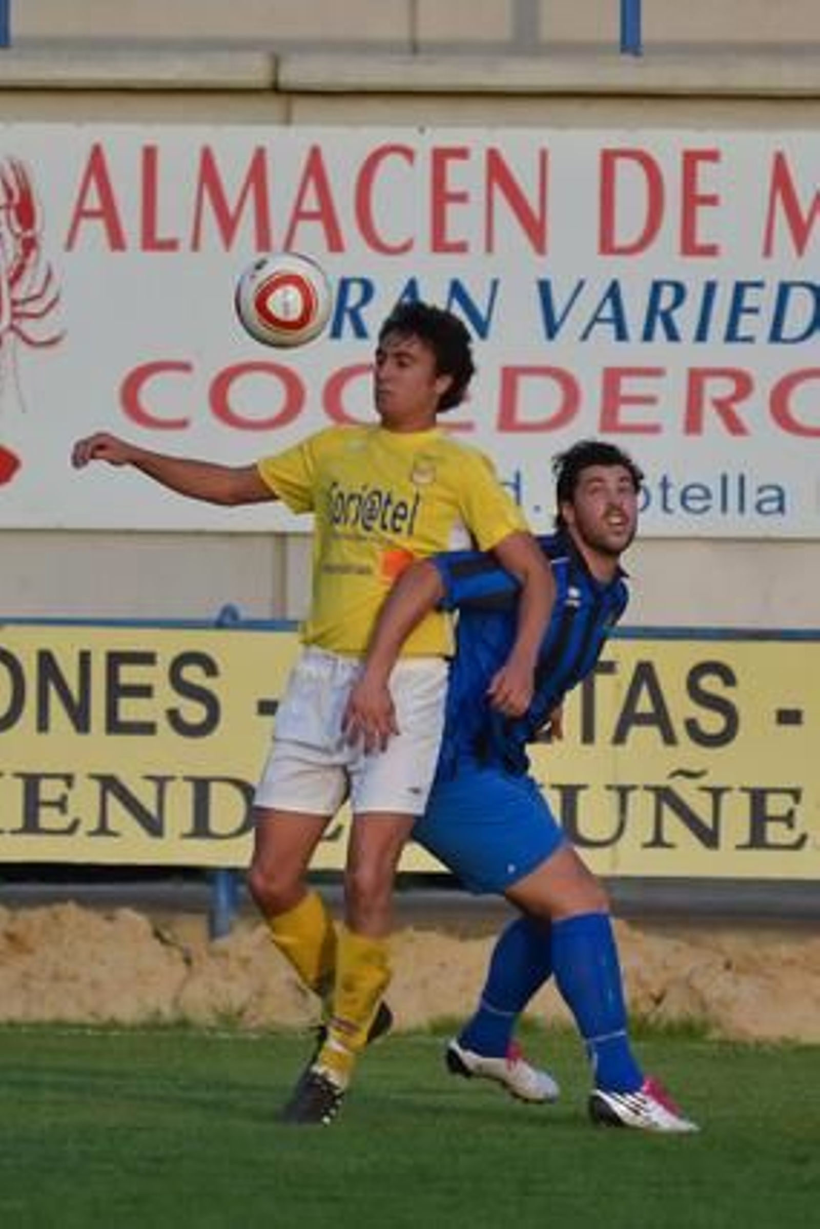 La mejoría de la Unión no basta para lograr la victoria en casa del Coria. 

Foto: David de la Rosa (LOF)