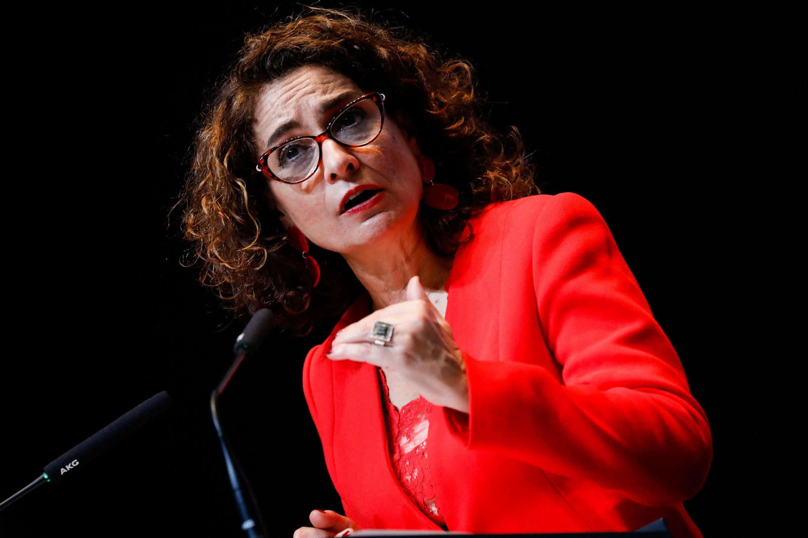 Maria Jesús Montero .