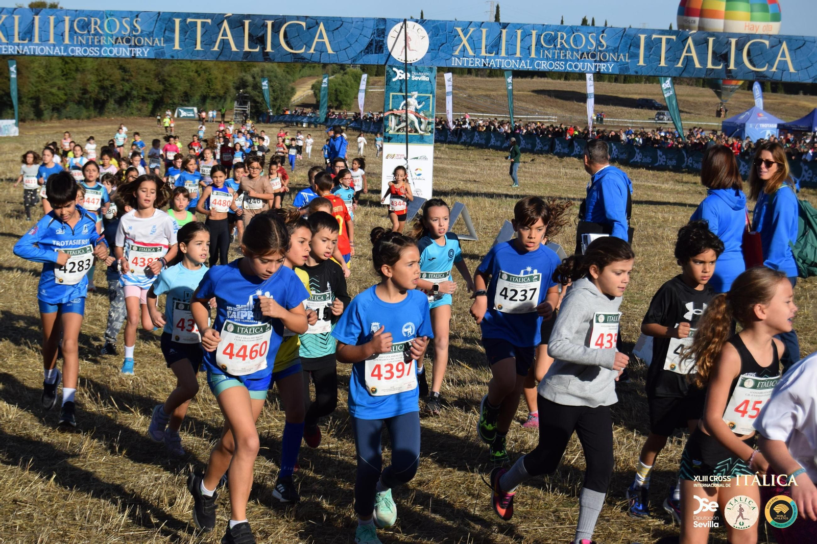 Búscate en las fotos del Cross de Itálica 2025 | 9