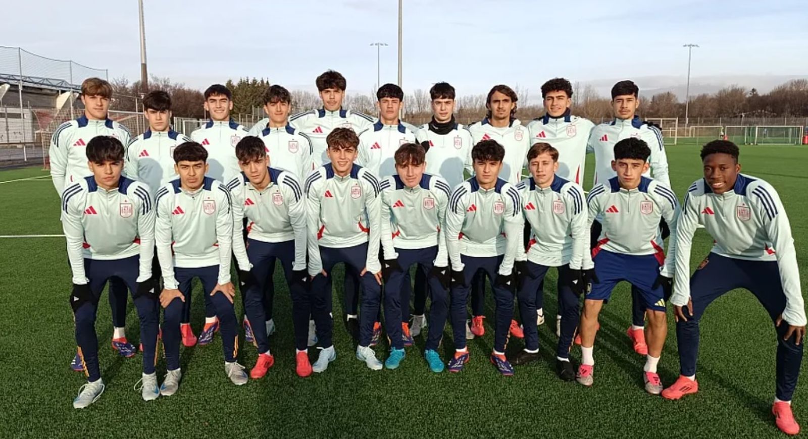 España sub 17, en un posado.