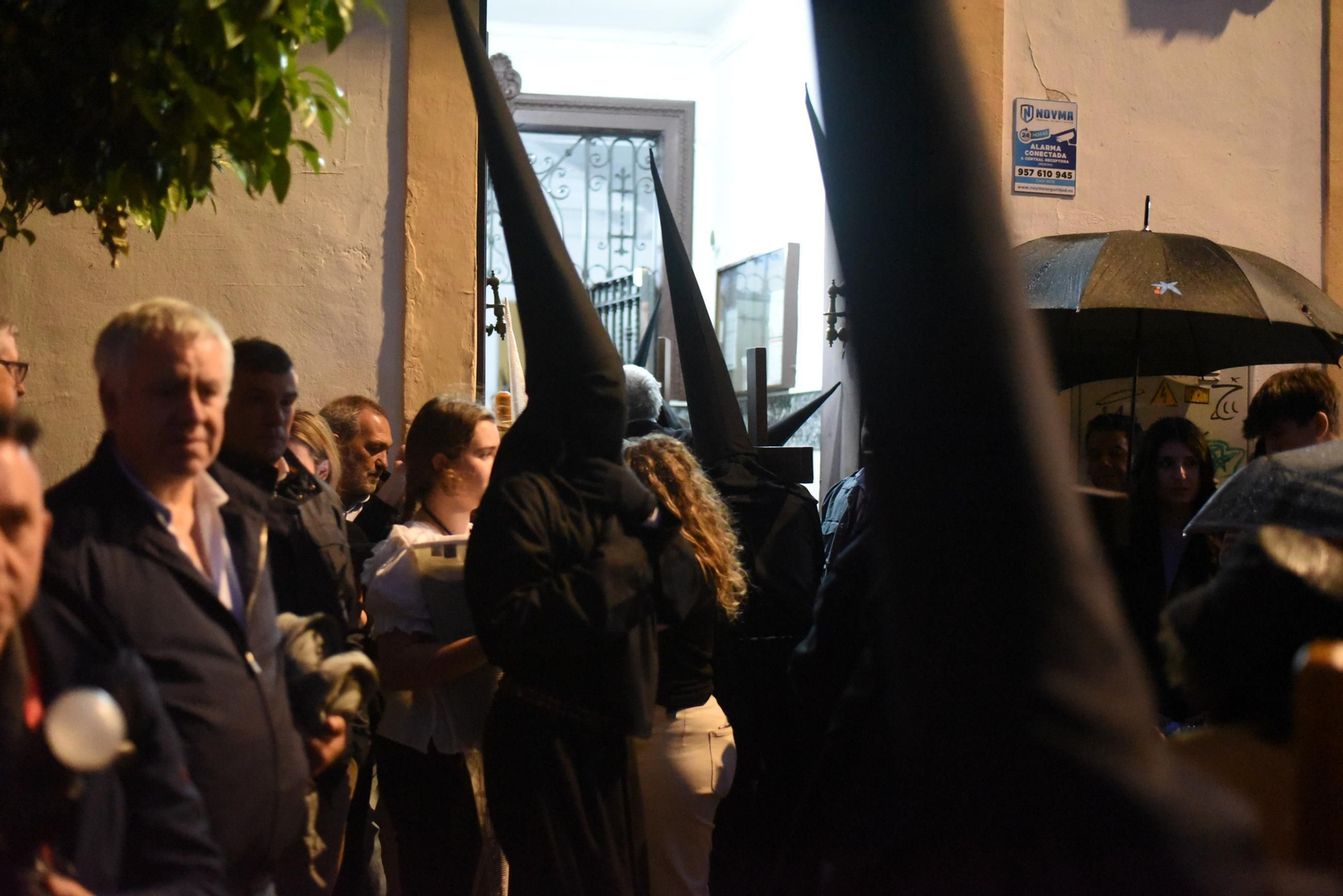 Las imágenes de la hermandad del Vía Crucis el Lunes Santo en Córdoba