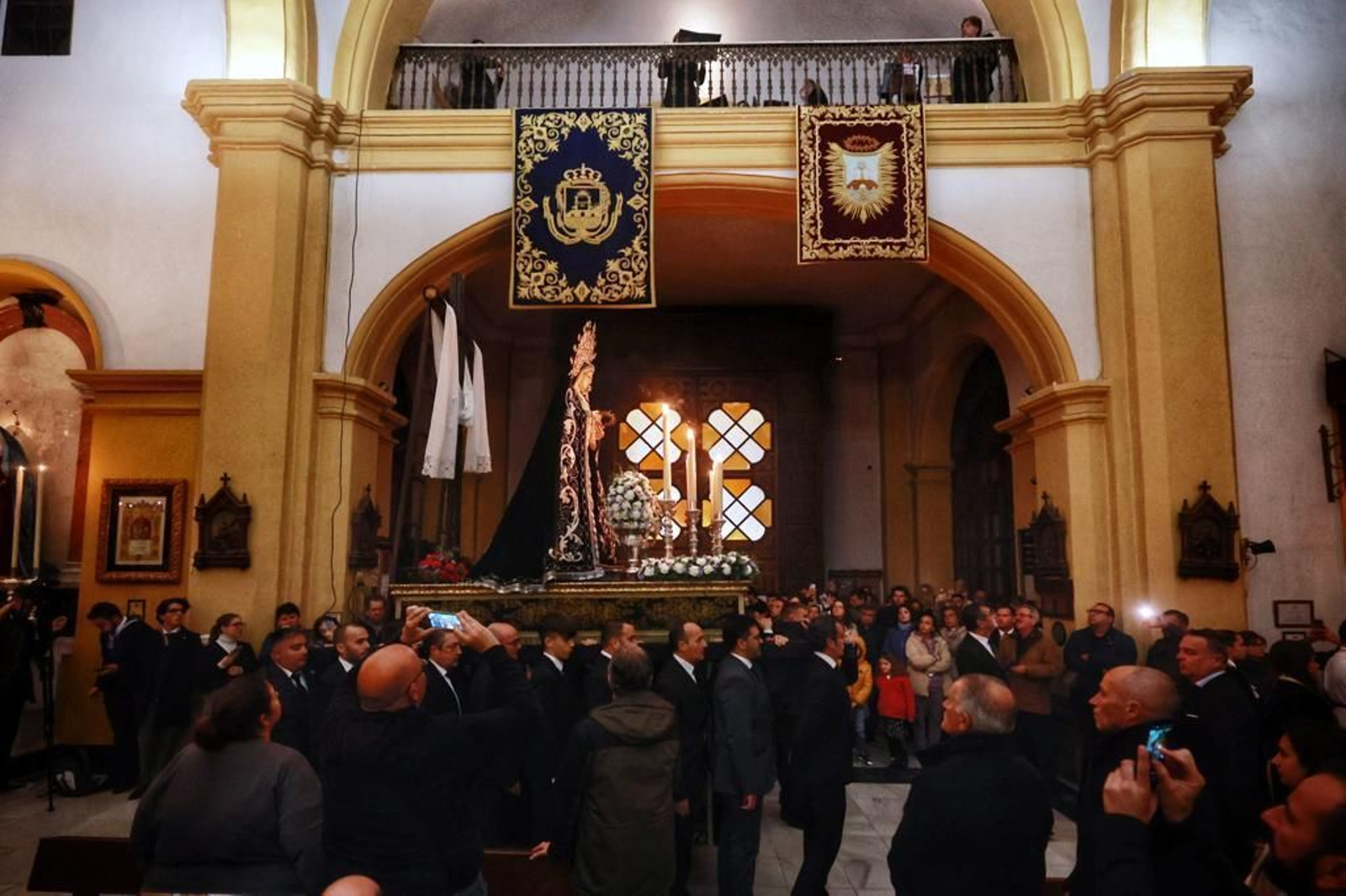 El vía crucis de la Soledad en San Fernando, en imágenes