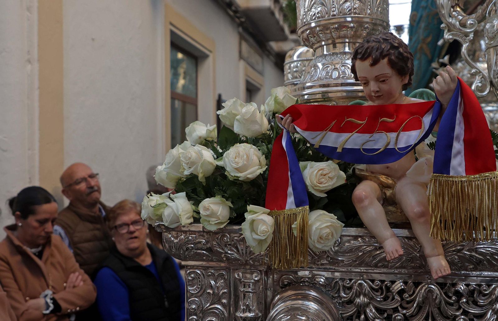 Fotos de la procesión conmemorativa del 275 aniversario del patronazgo de la Virgen de la Luz en Tarifa