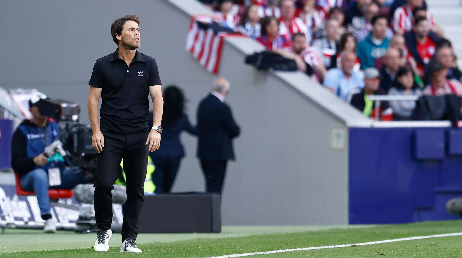 El técnico del Almería, en la banda del Metropolitano