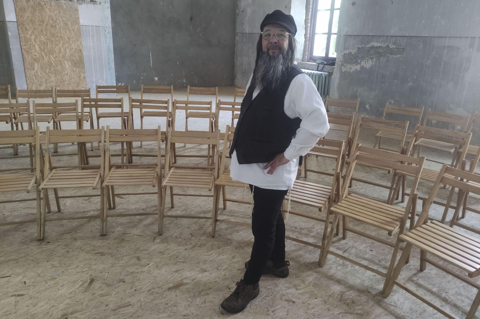 El español Isaac de Judea vuelve a actuar en Kiev con fusión única de jasidismo y flamenco.