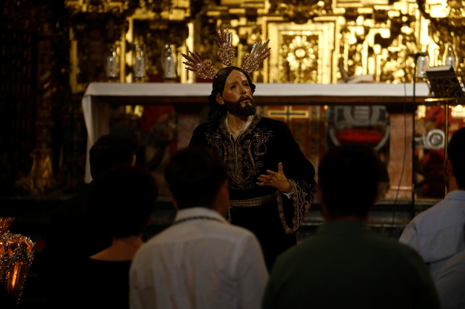 Las mejores fotos de la veneración al Señor del Huerto de Córdoba tras su restauración