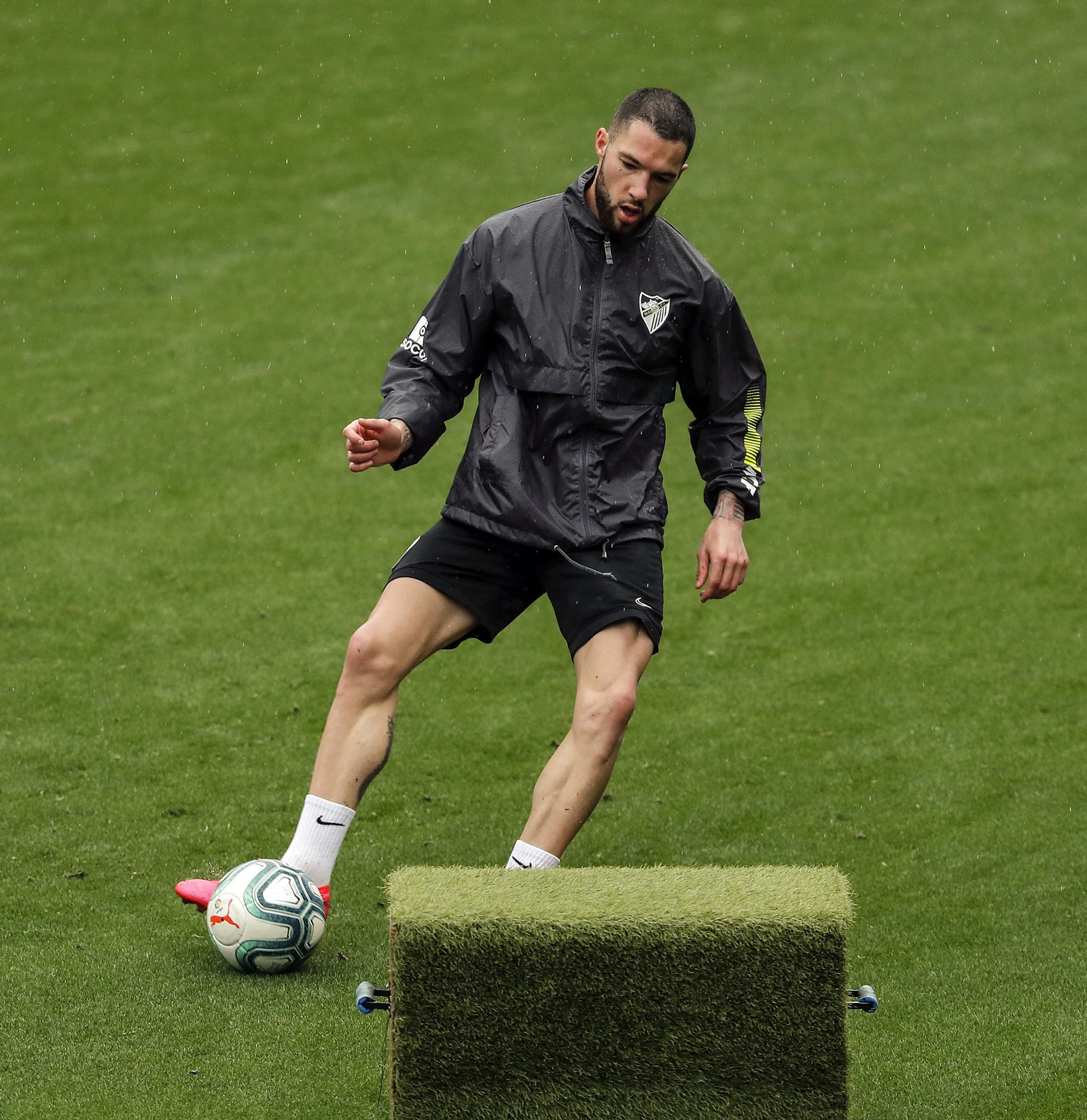 Agua de mayo en La Rosaleda