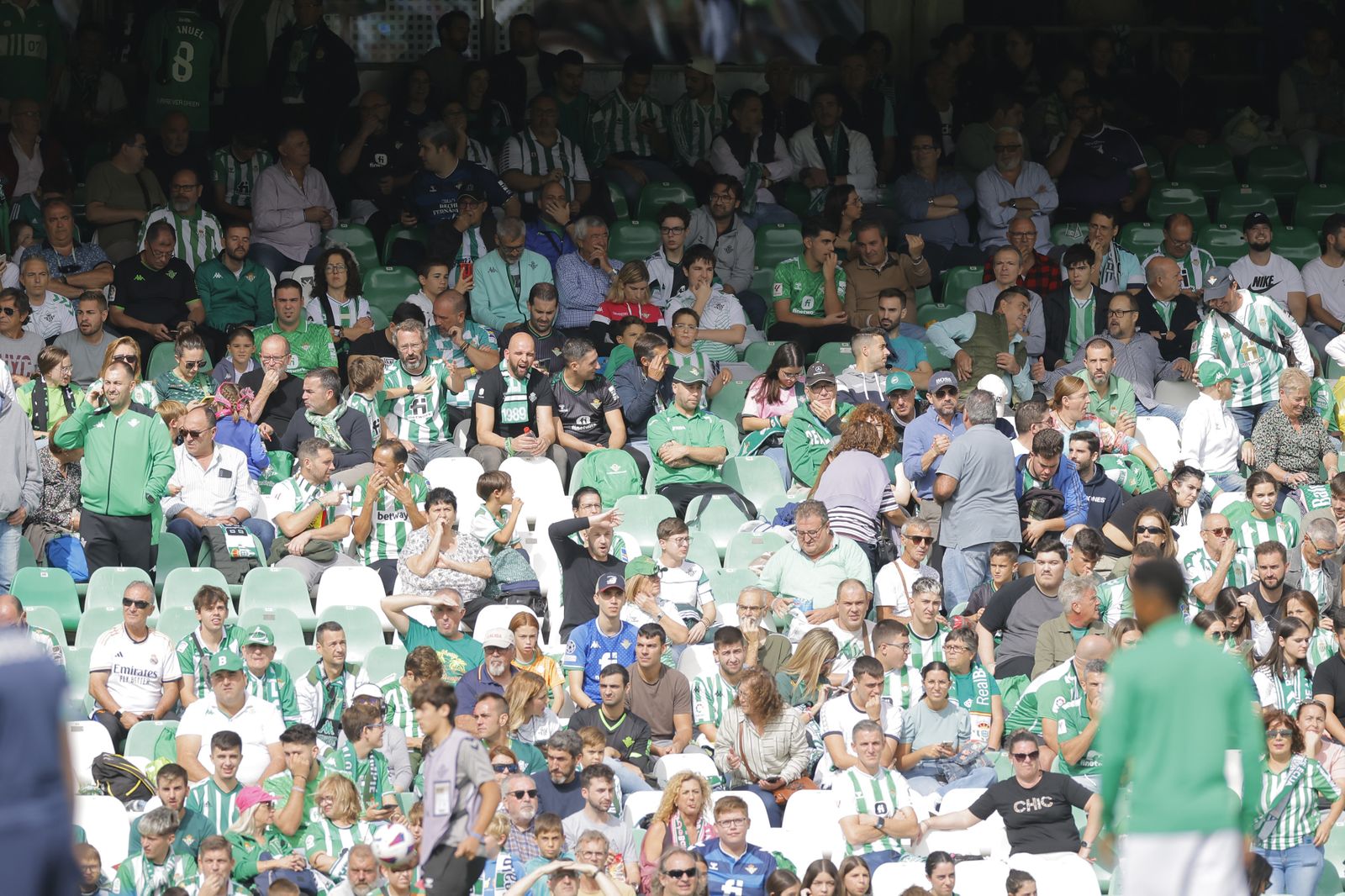 Búscate en las fotos del Betis-Osasuna